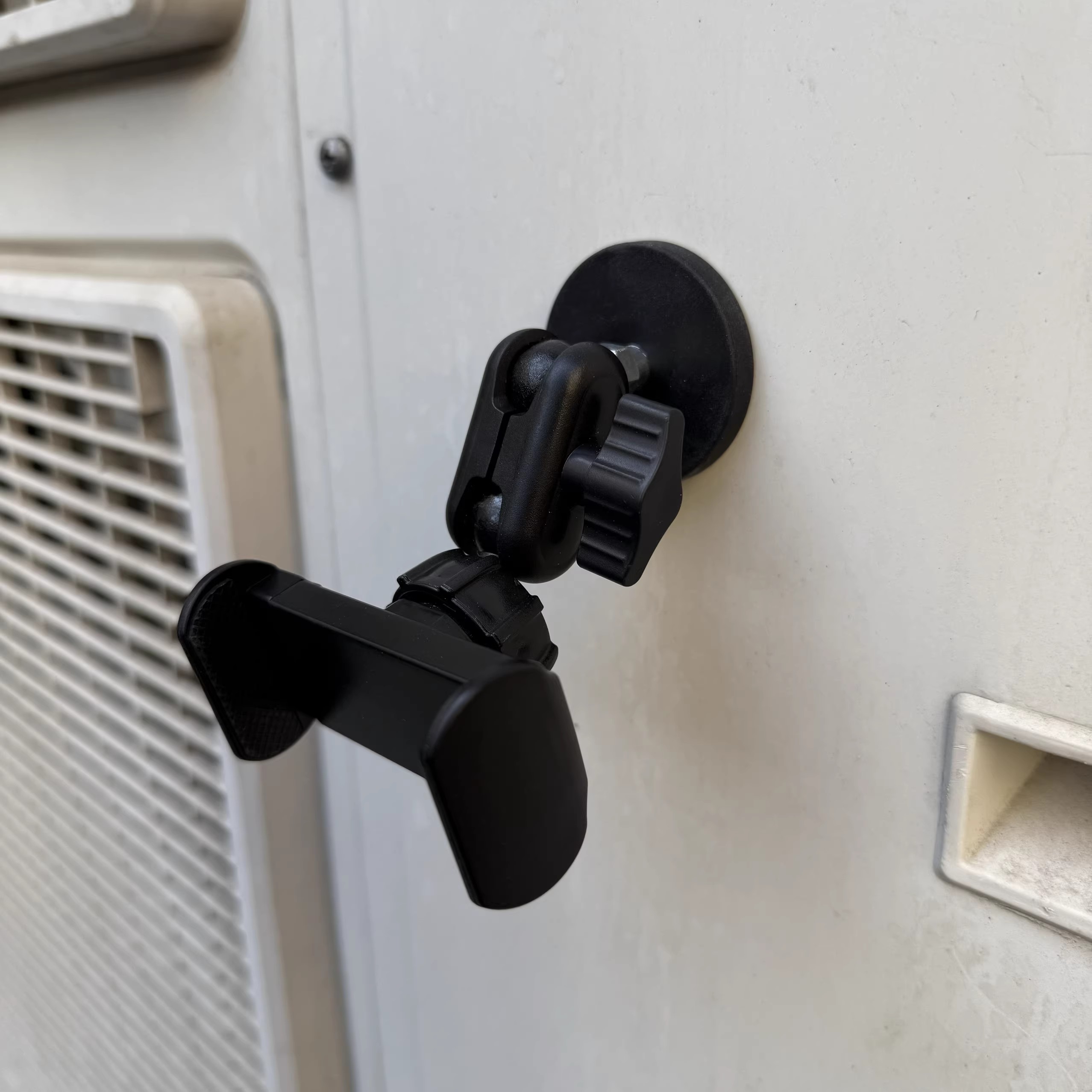 Powerful N52 Magnet Phone Clip - огляд і ціна Outdoor Power 'Hose'